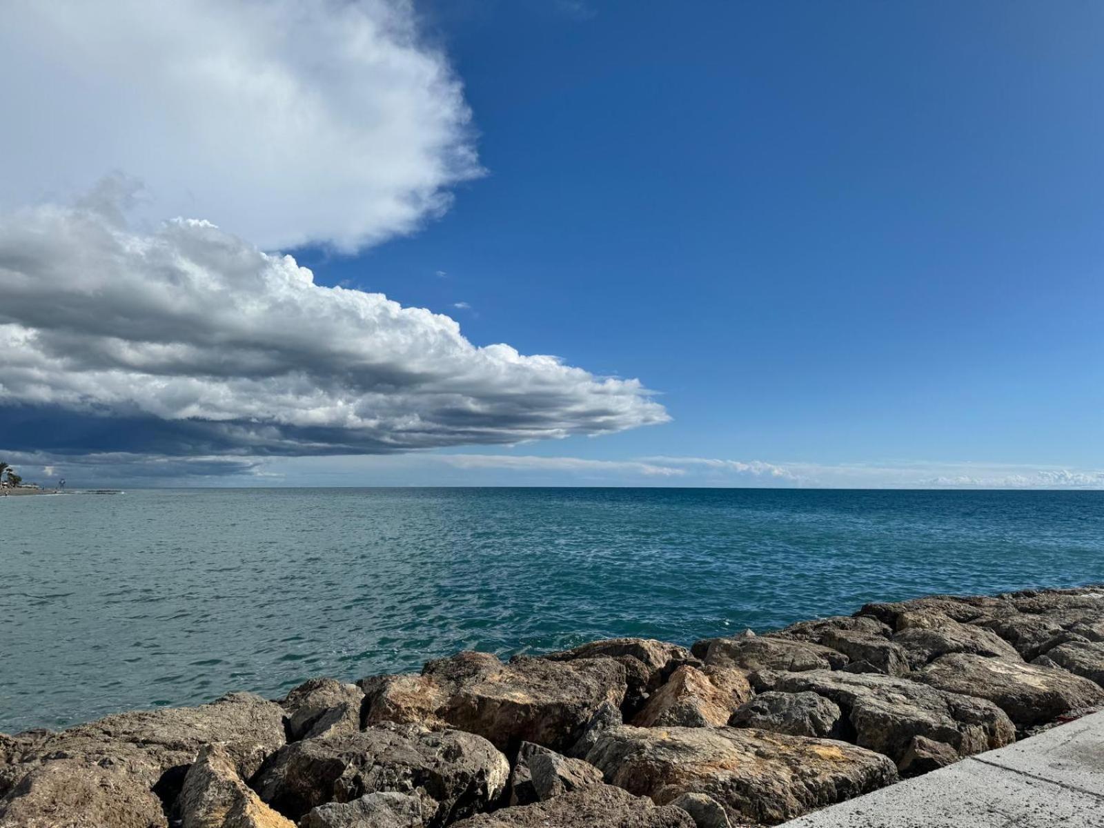 Brisas Del Mar Villa Caleta De Velez Kültér fotó